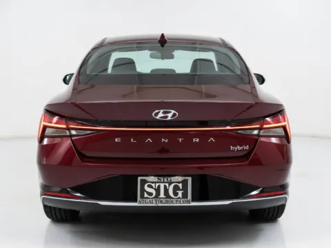 More photos of 2021 Hyundai Elantra Hybrid Limited at STG Chandler, AZ