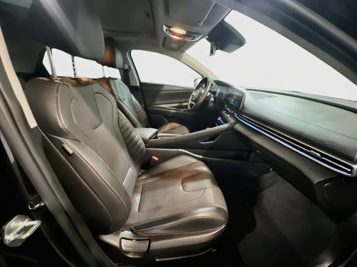 Hyundai Elantra photo 22