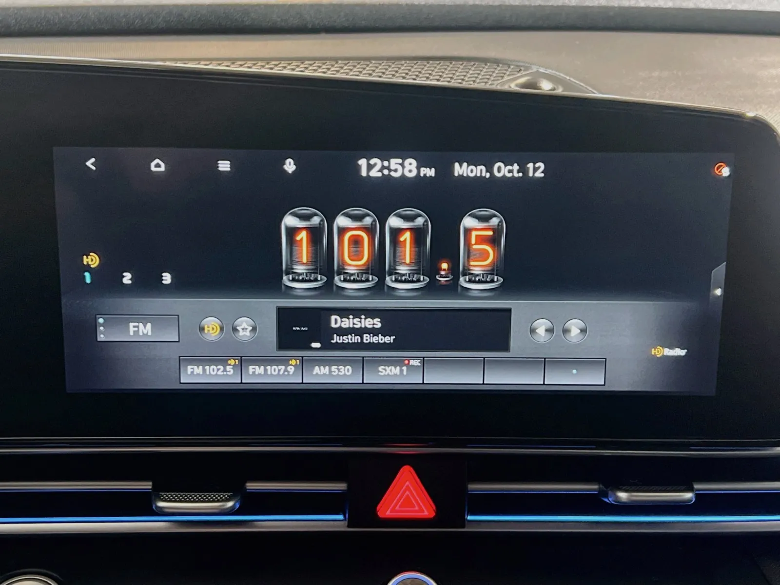 Hyundai Elantra photo 11