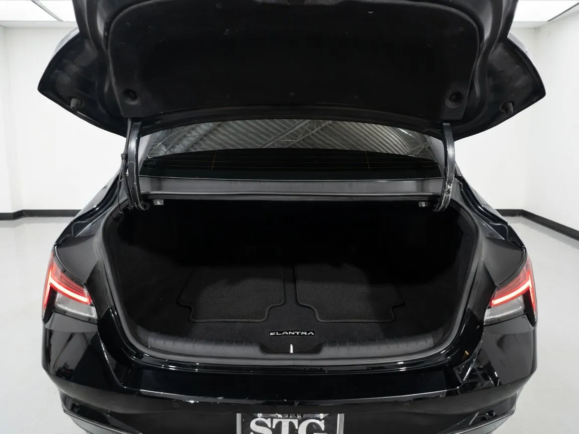 Hyundai Elantra photo 20