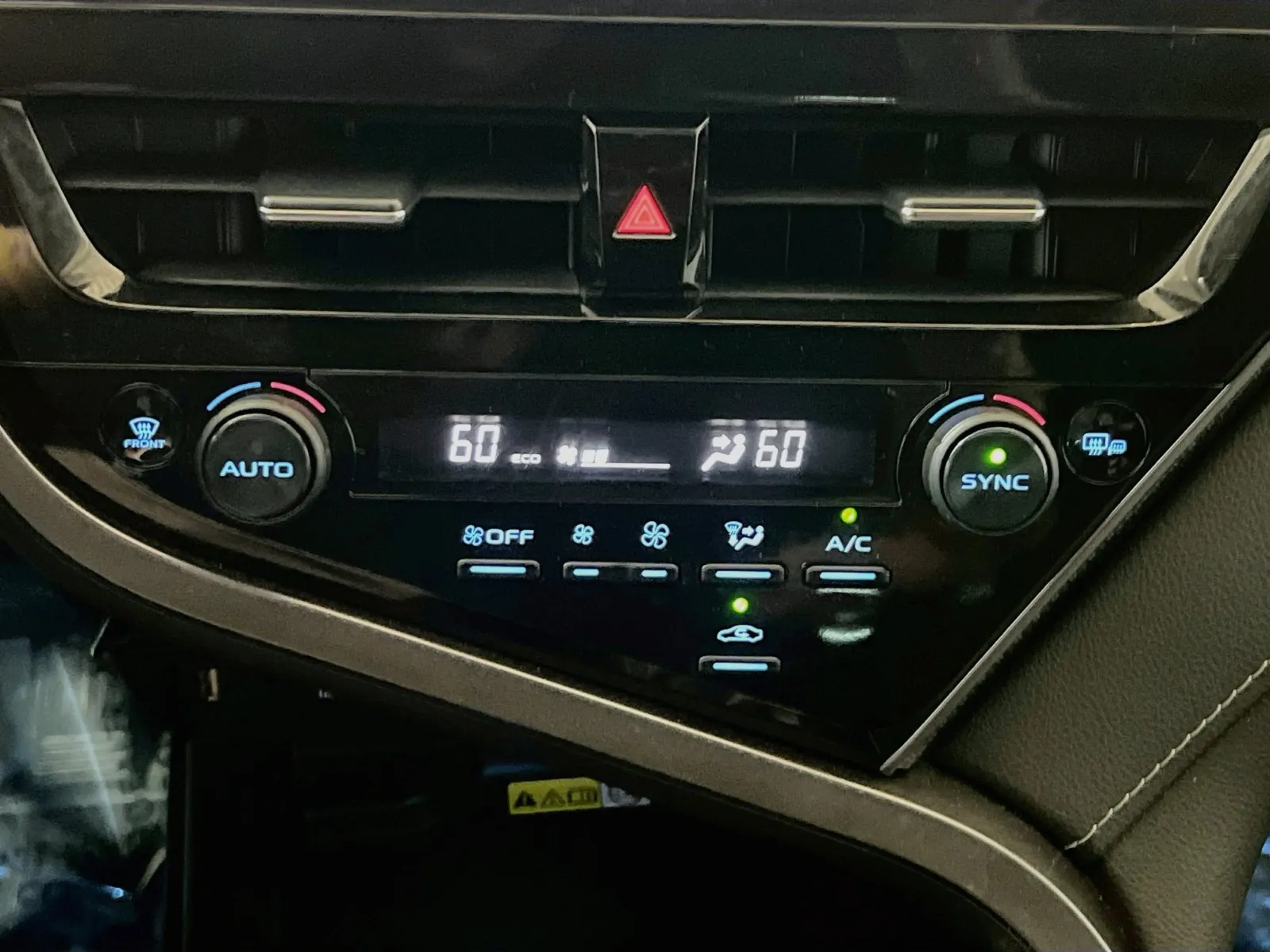 Toyota Camry photo 12