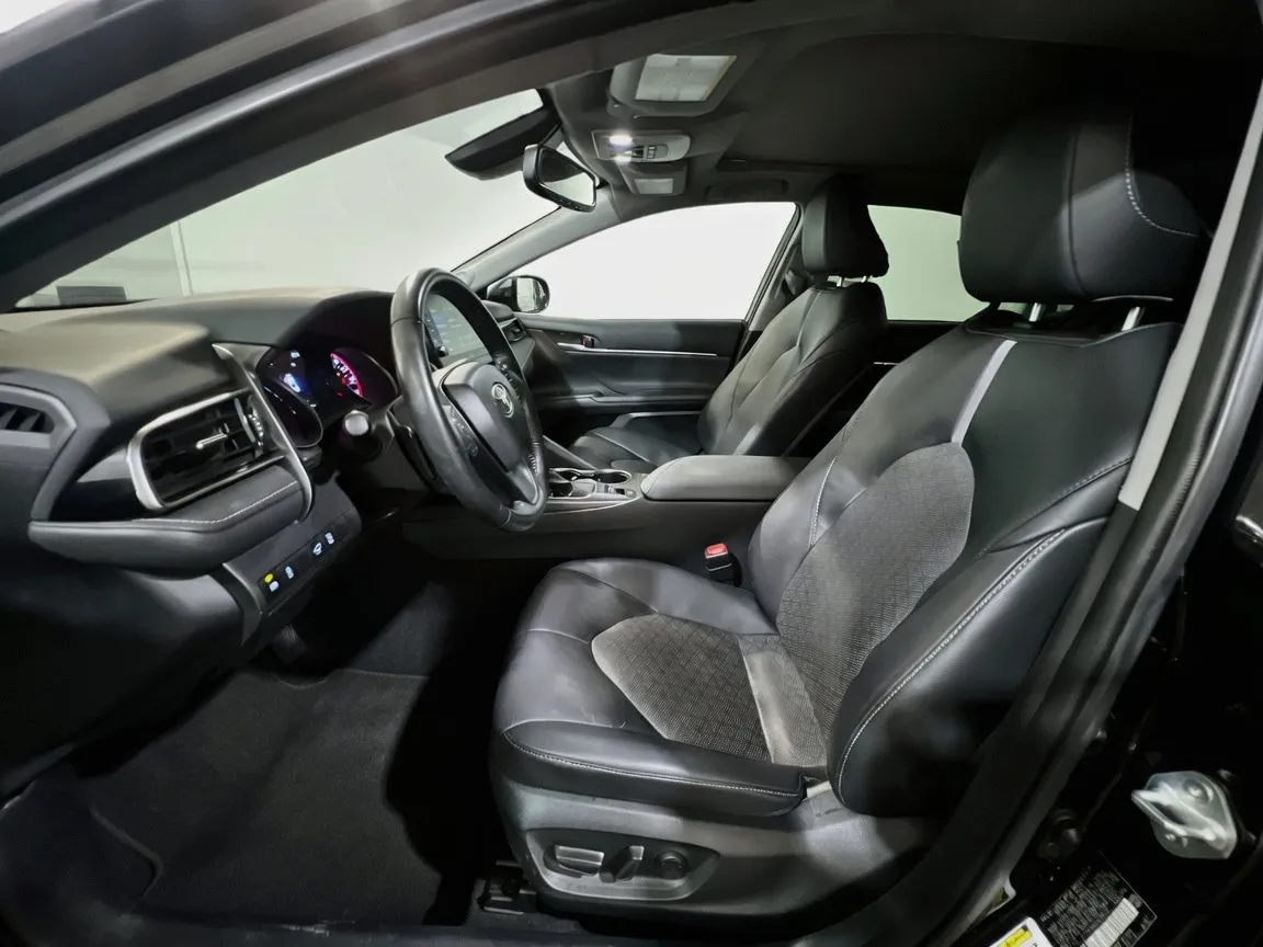 Toyota Camry photo 15
