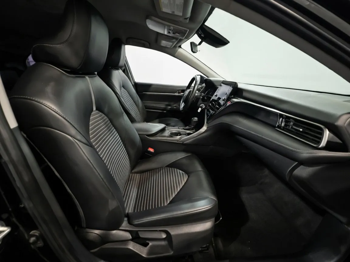 Toyota Camry photo 19