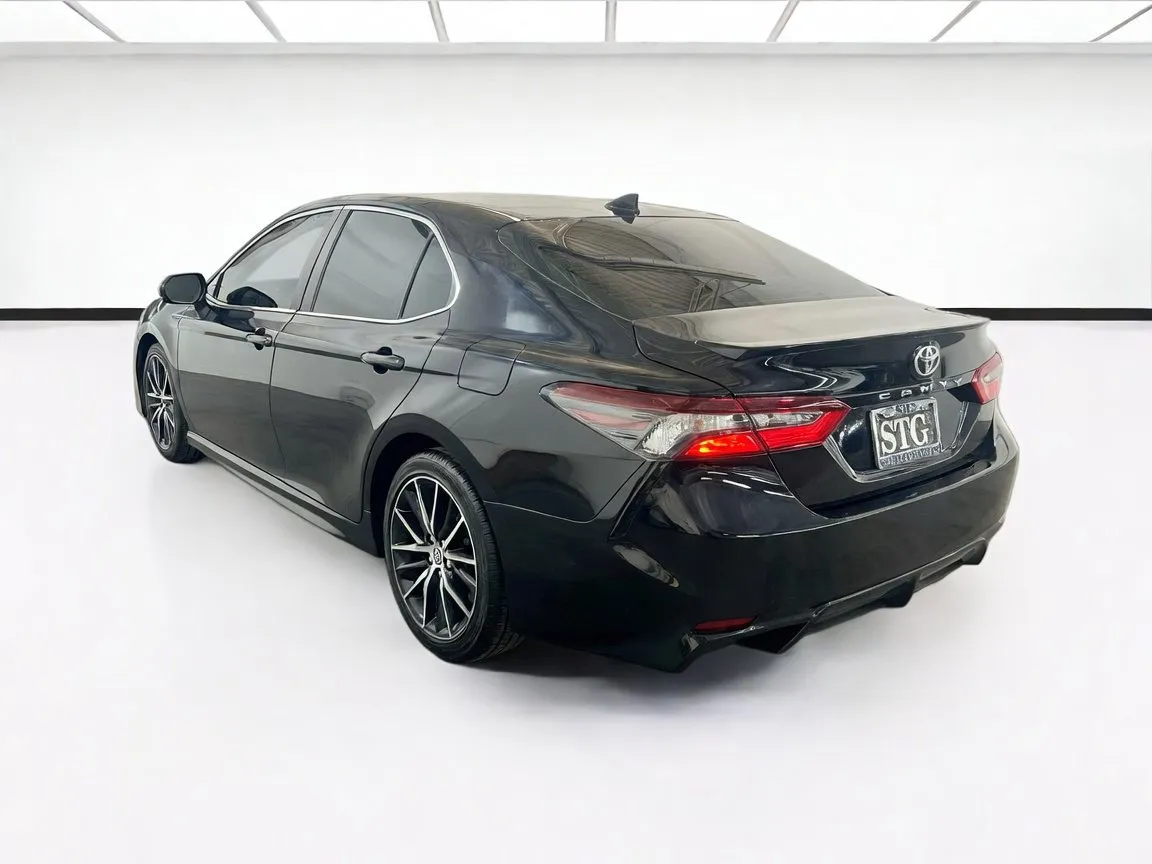 Toyota Camry photo 6