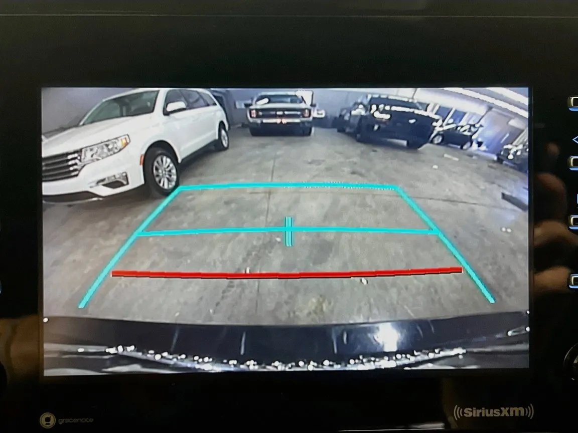 Toyota Camry photo 9