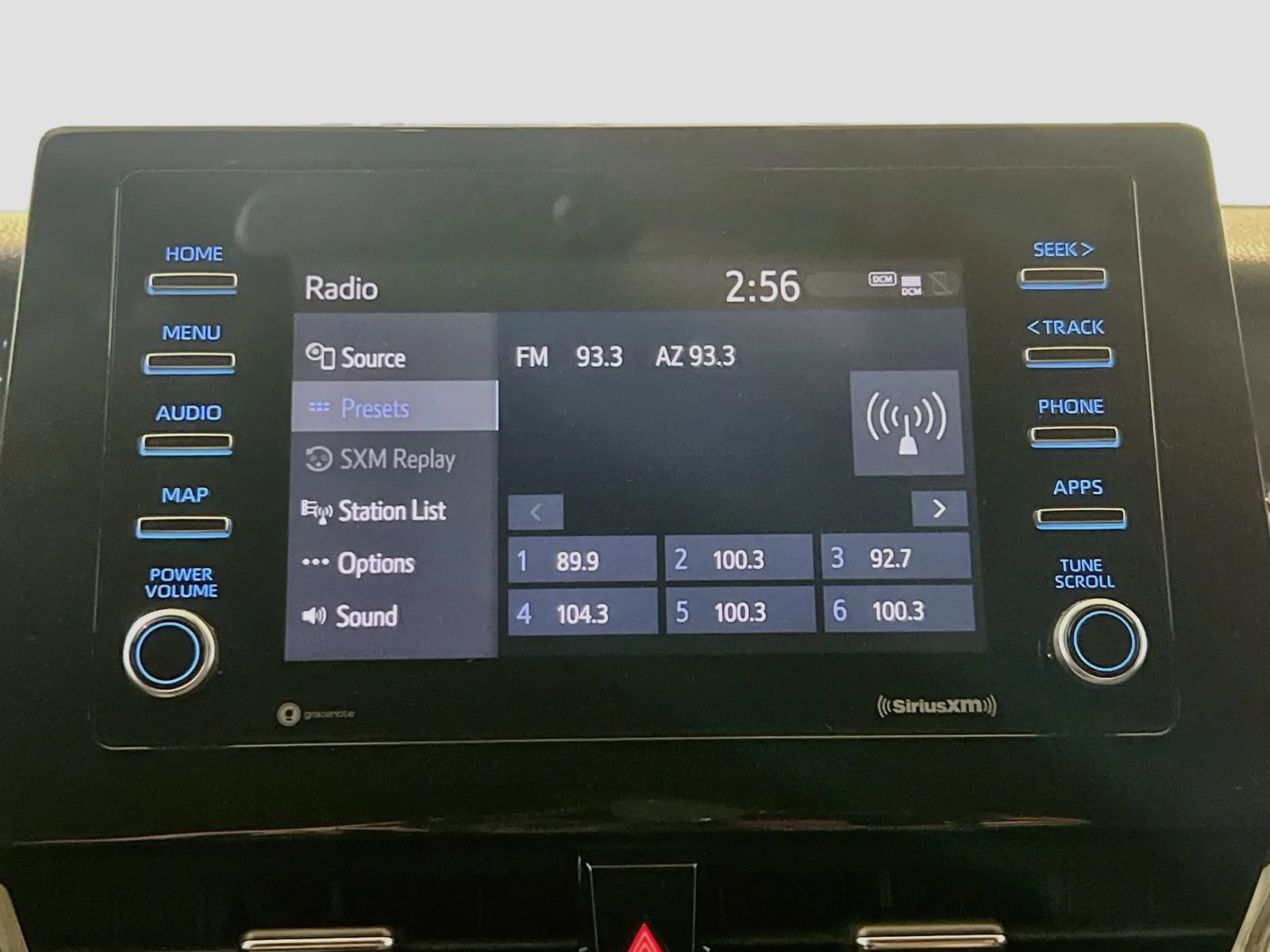 Toyota Camry photo 10