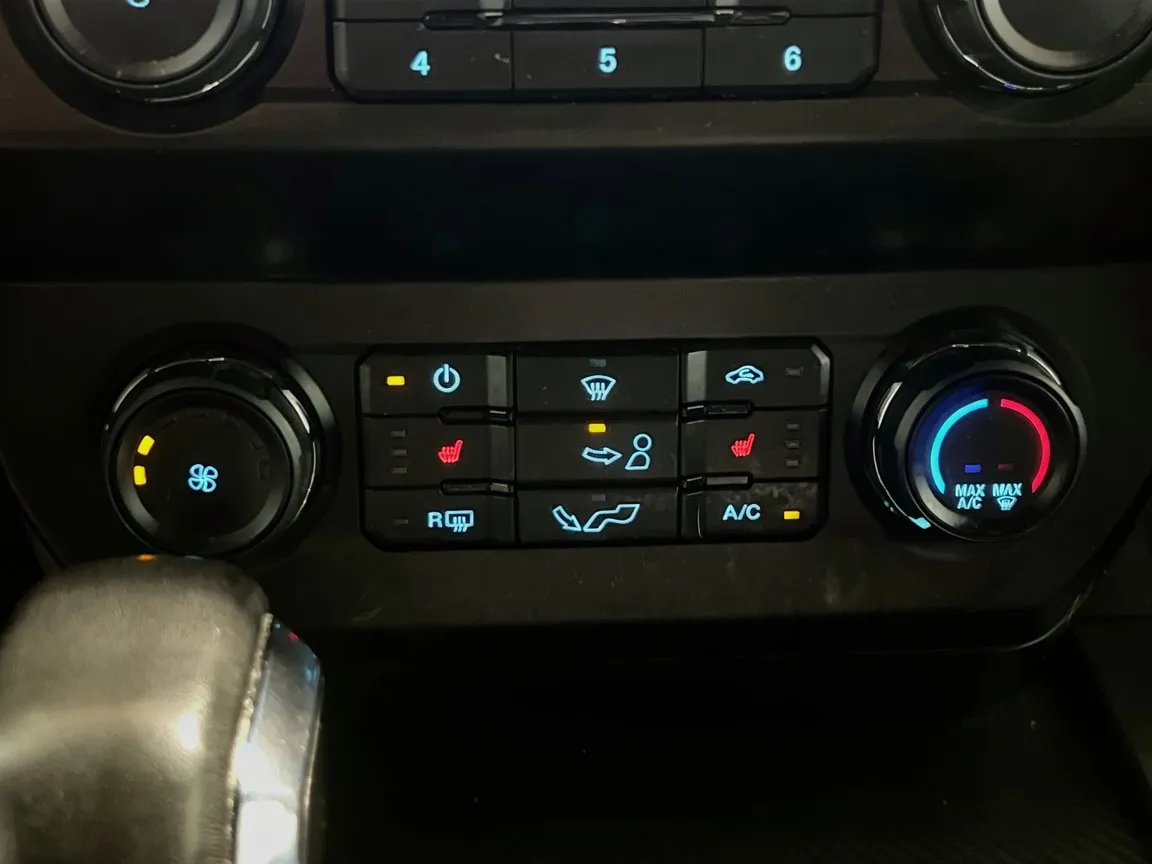 Ford F-150 photo 12