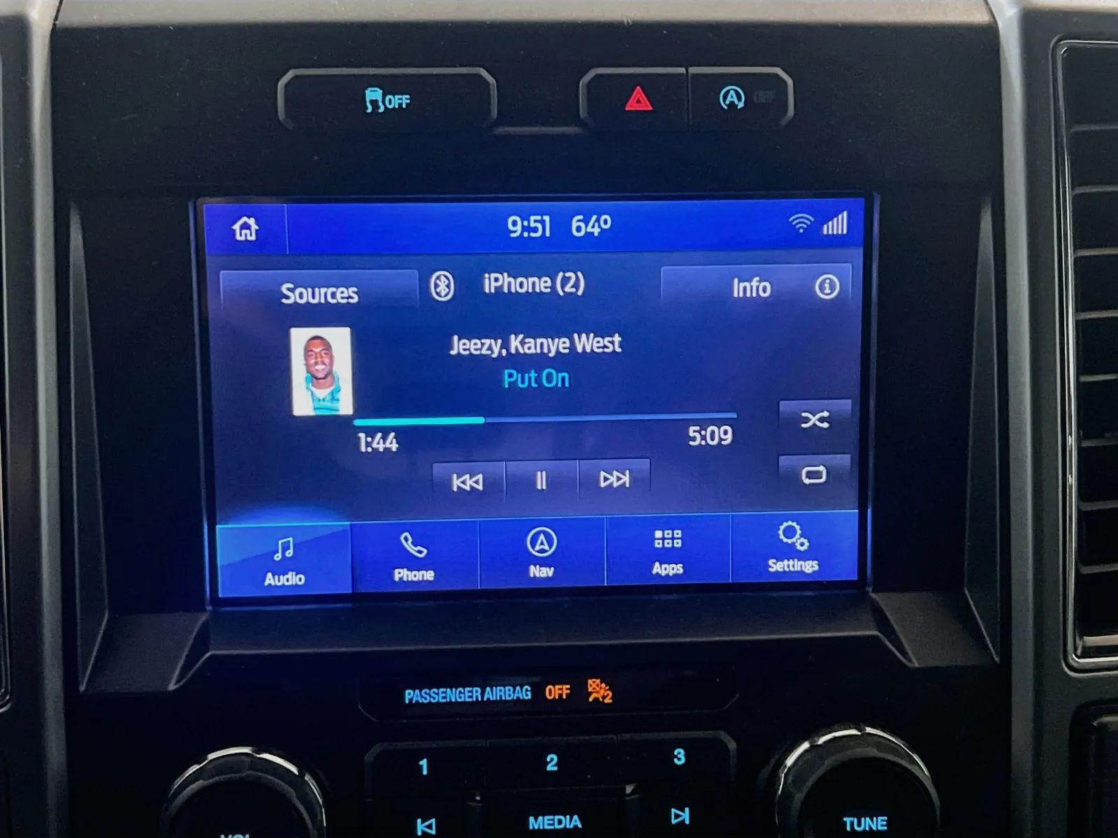 Ford F-150 photo 11