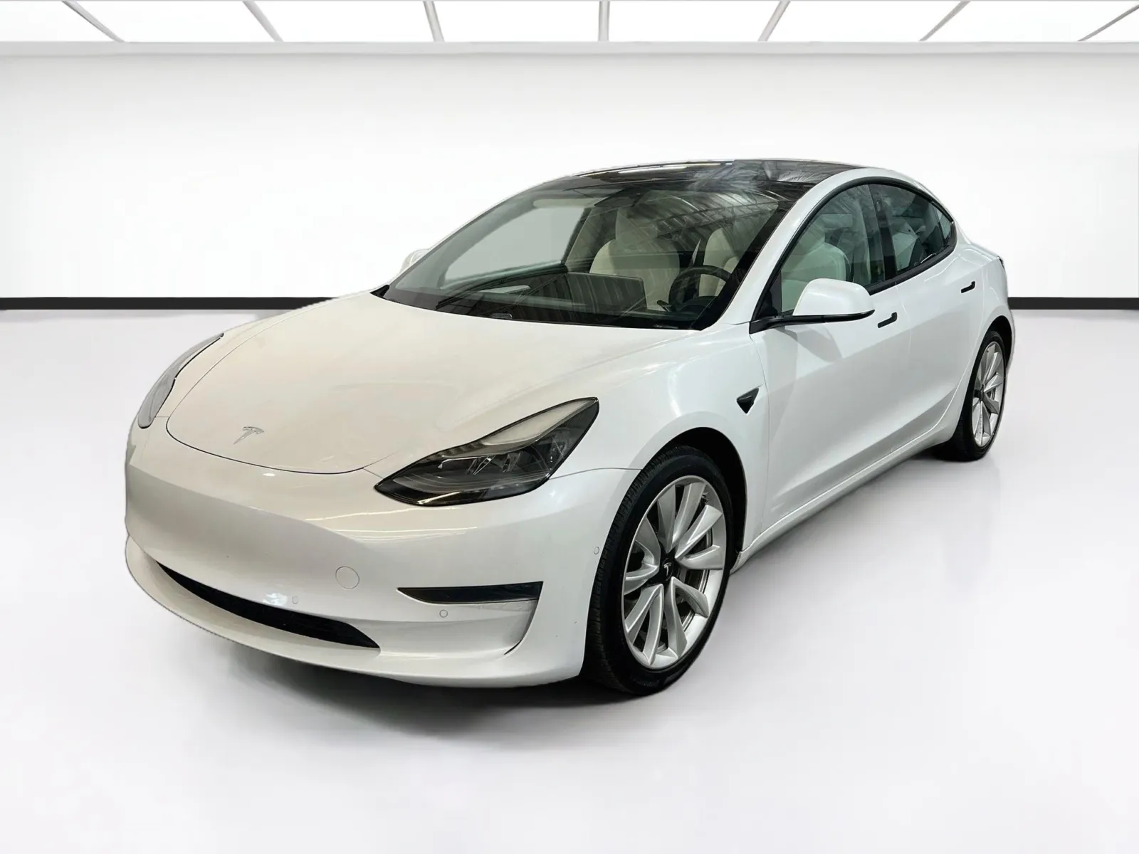 White 2021 Tesla Model 3 Standard Range Plus for sale in Chandler, AZ