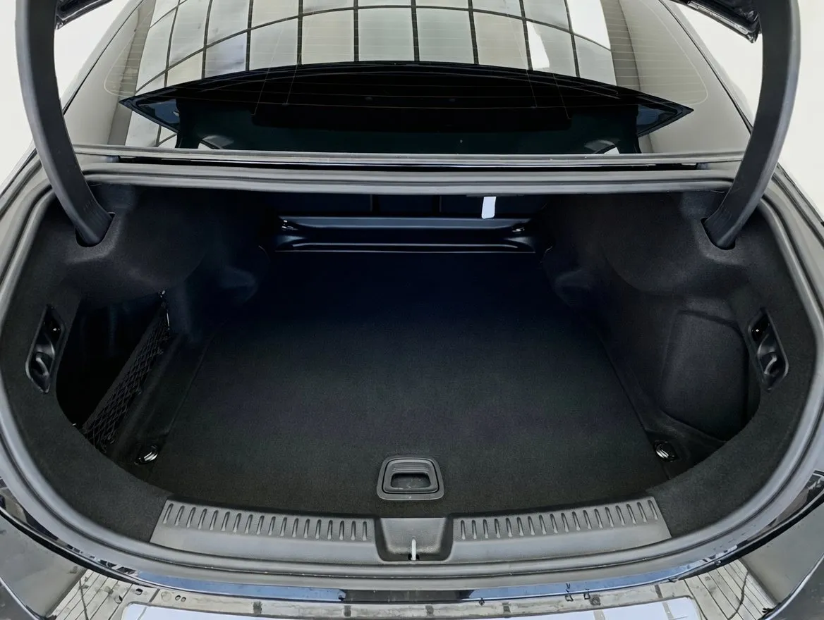 2024 Mercedes-Benz E-Class E350 - Photo 17
