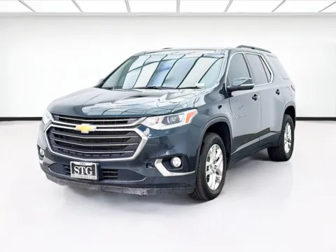 Gray 2021 Chevrolet Traverse LT Cloth for sale in Chandler, AZ