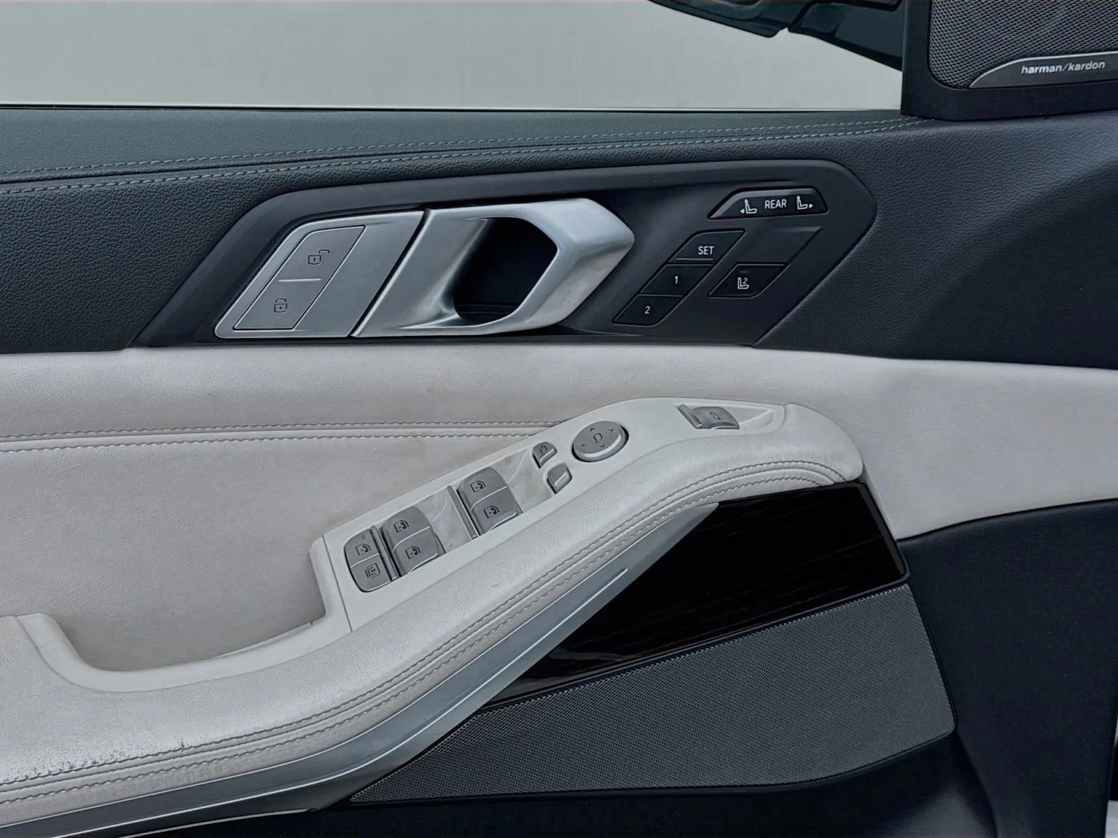 2020 BMW X7 40i - Photo 14