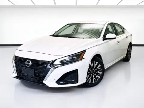 White 2024 Nissan Altima 2.5 SV for sale in Chandler, AZ