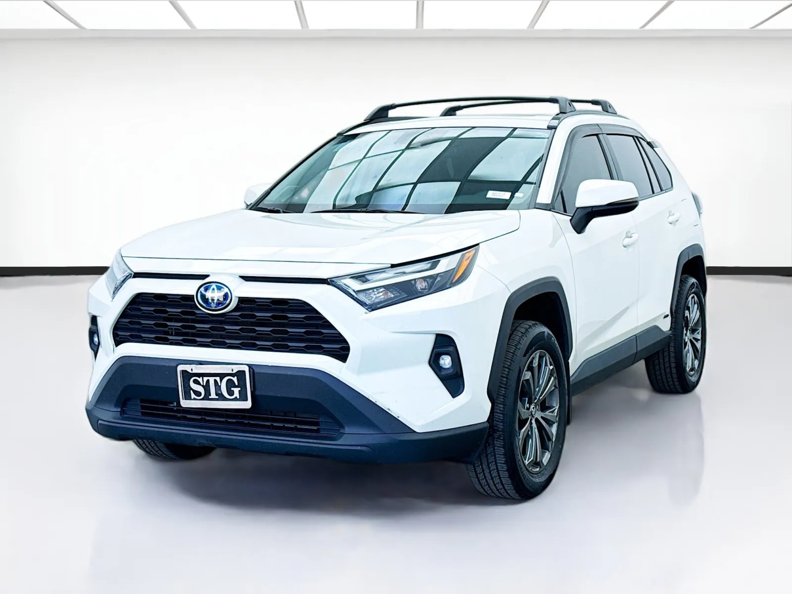 White 2022 Toyota RAV4 Hybrid XLE Premium for sale in Chandler, AZ