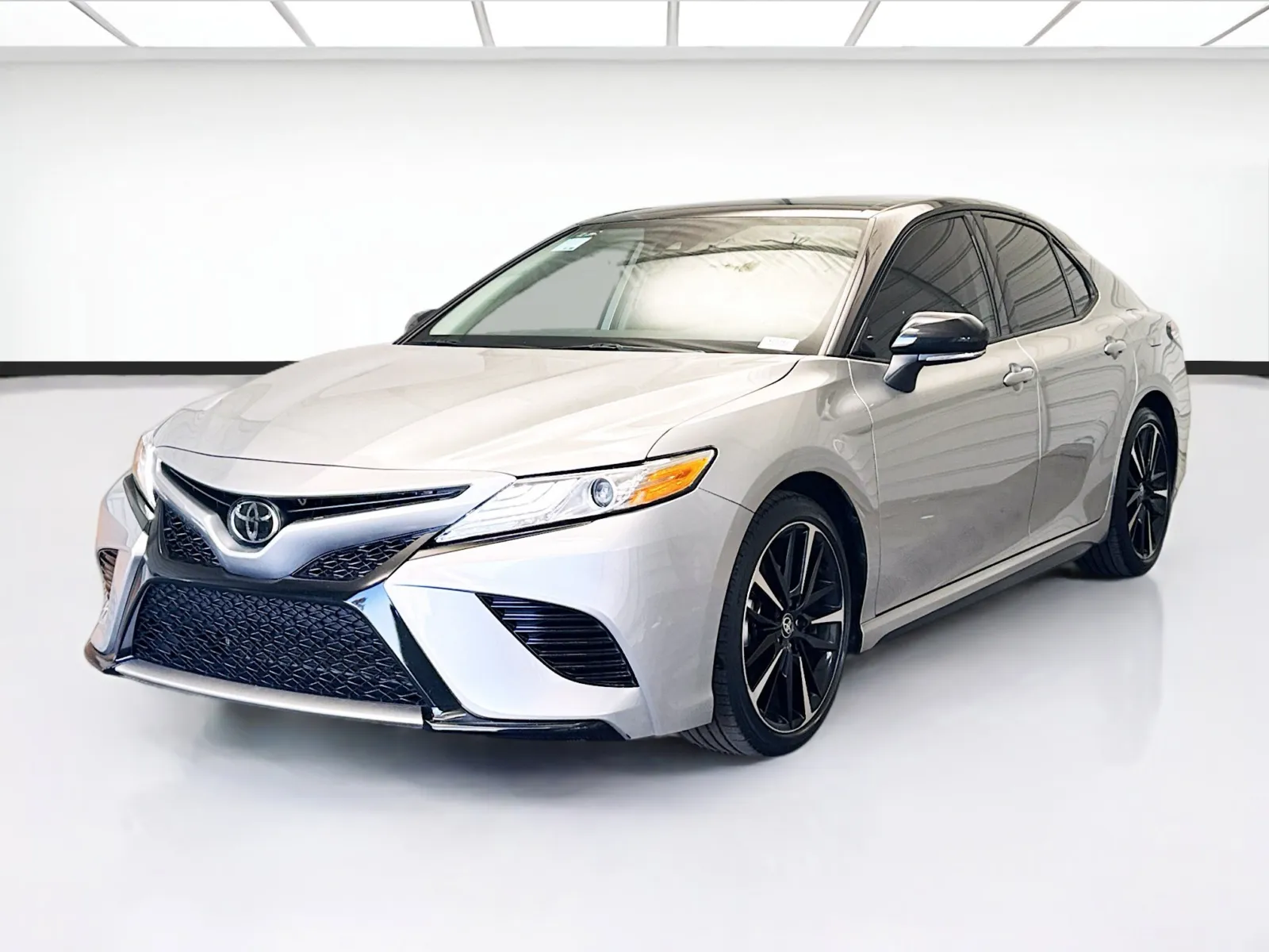 Black 2020 Toyota Camry XSE for sale in Chandler, AZ