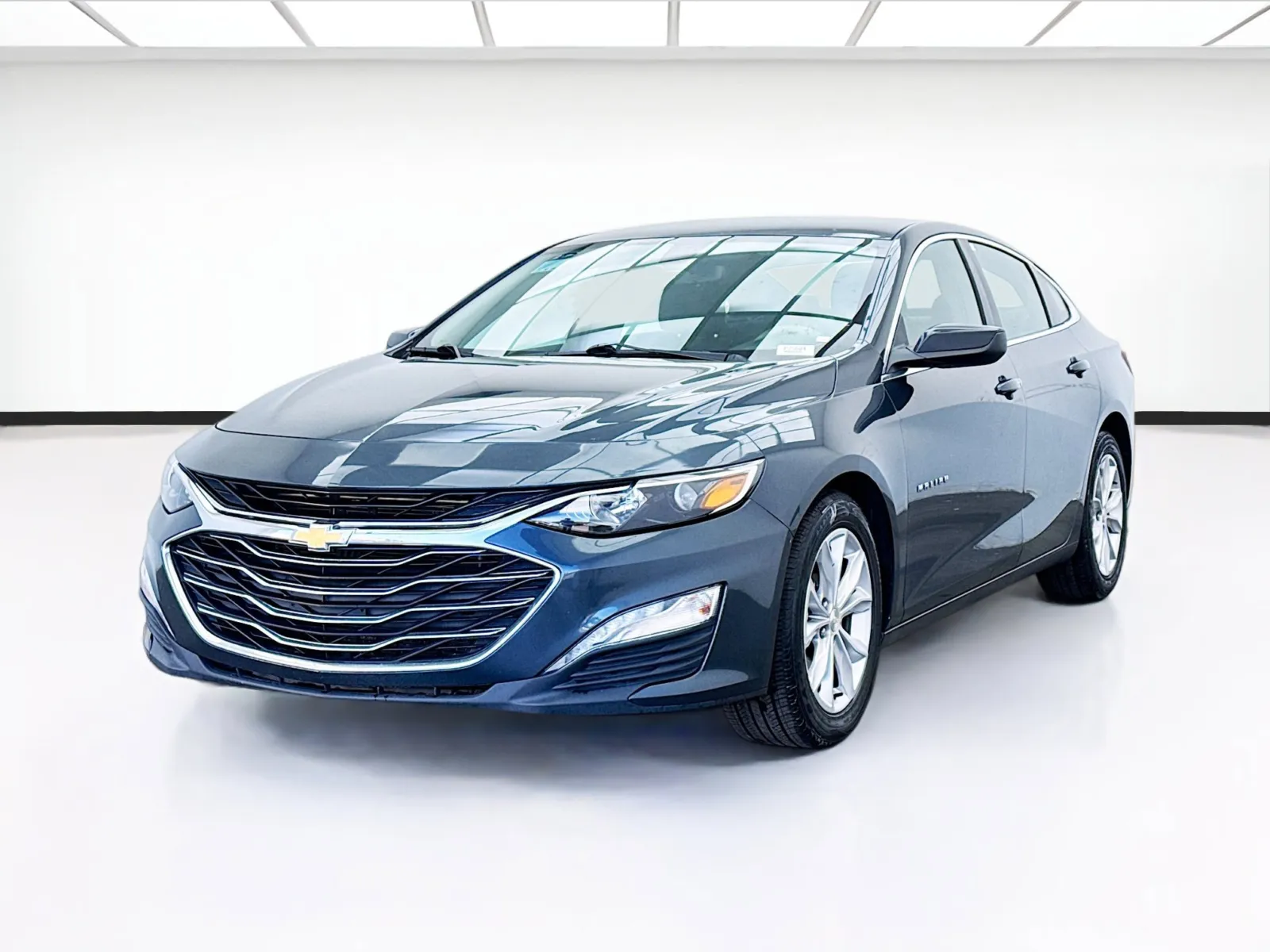 Gray 2020 Chevrolet Malibu LT for sale in Chandler, AZ