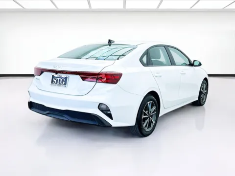 More photos of 2022 Kia Forte LXS at STG Chandler, AZ