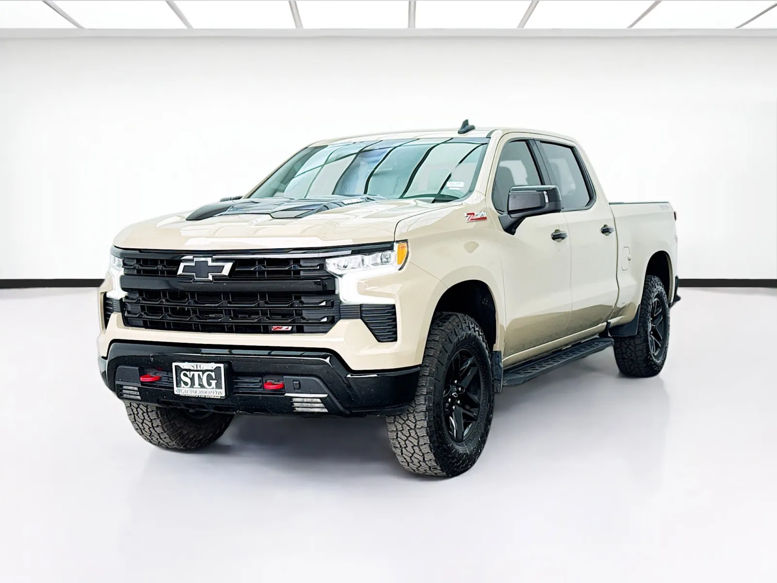Beige 2023 Chevrolet Silverado 1500 LT Trail Boss for sale in Chandler, AZ