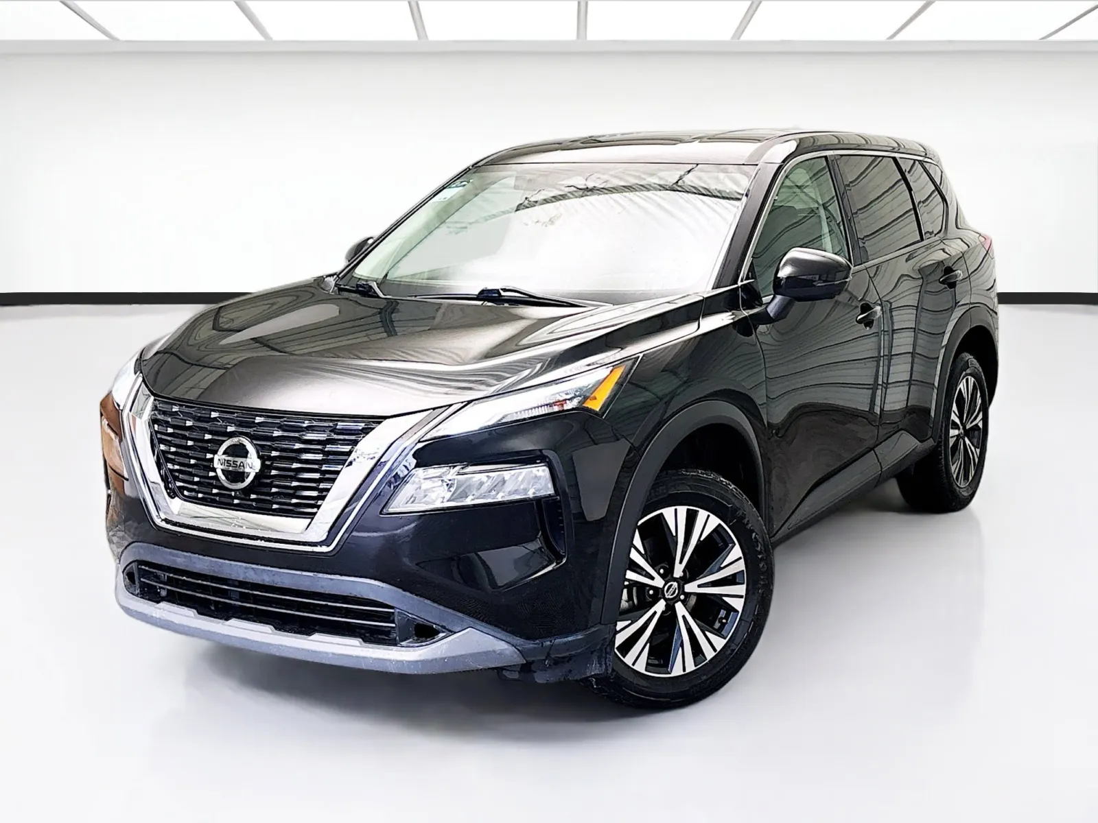 Black 2021 Nissan Rogue SV for sale in Chandler, AZ