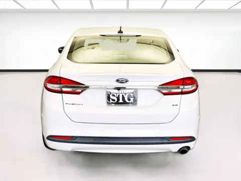 More photos of 2018 Ford Fusion SE at STG Chandler, AZ