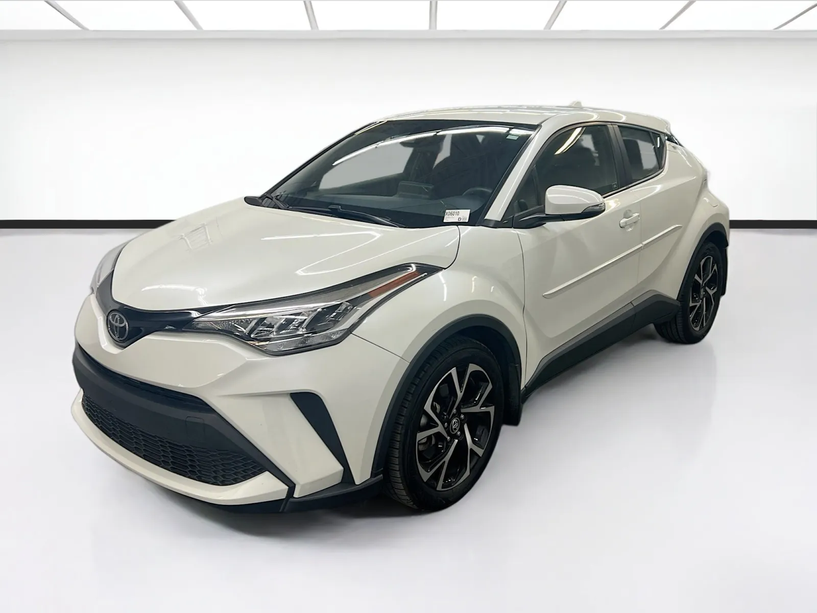 White 2021 Toyota C-HR LE for sale in Chandler, AZ