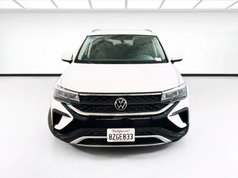 Photos of 2022 Volkswagen Taos SE for sale in Chandler, AZ at STG Chandler