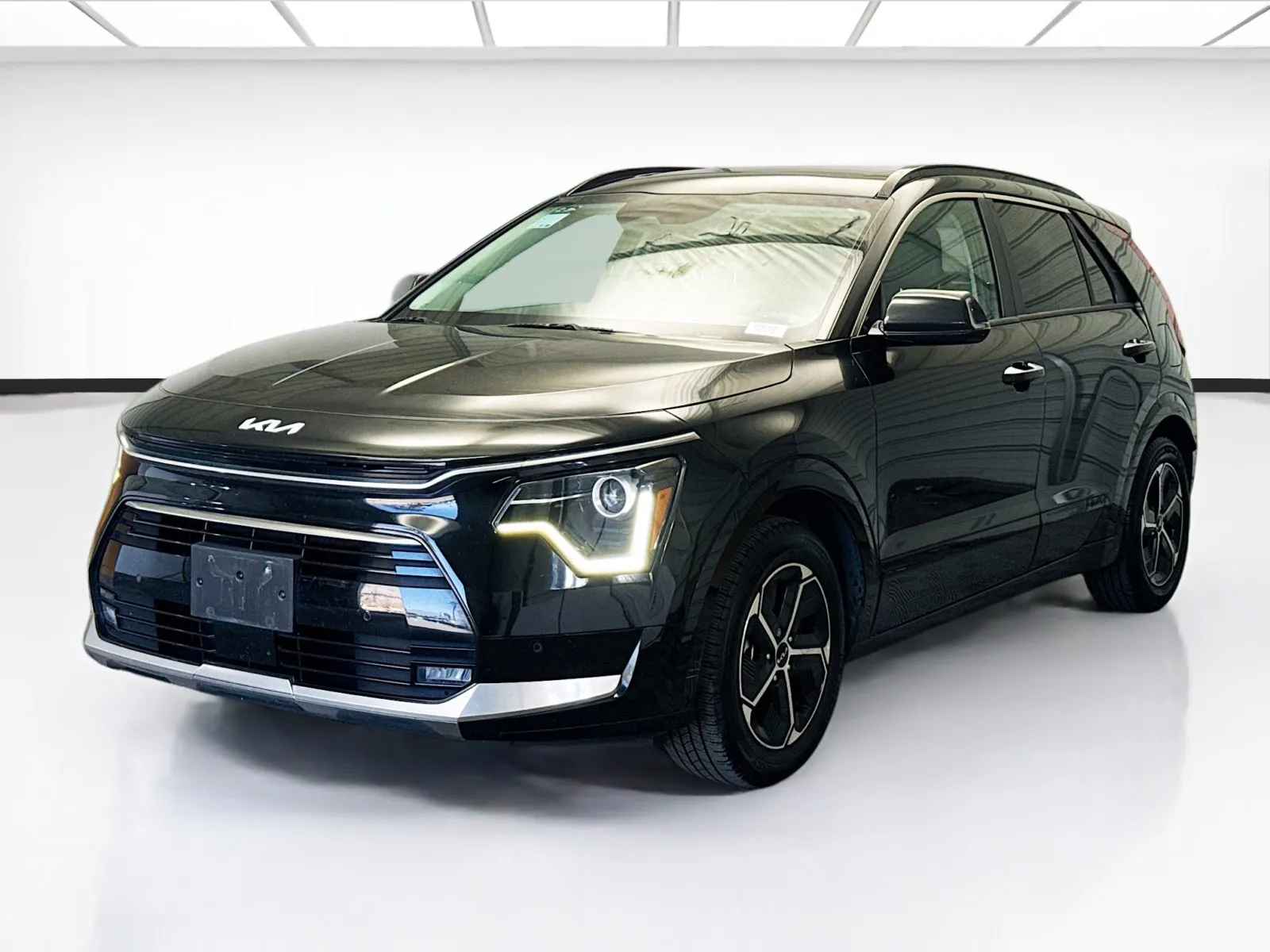 Black 2023 Kia Niro SX for sale in Chandler, AZ