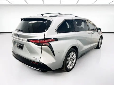 More photos of 2024 Toyota Sienna Platinum at STG Chandler, AZ