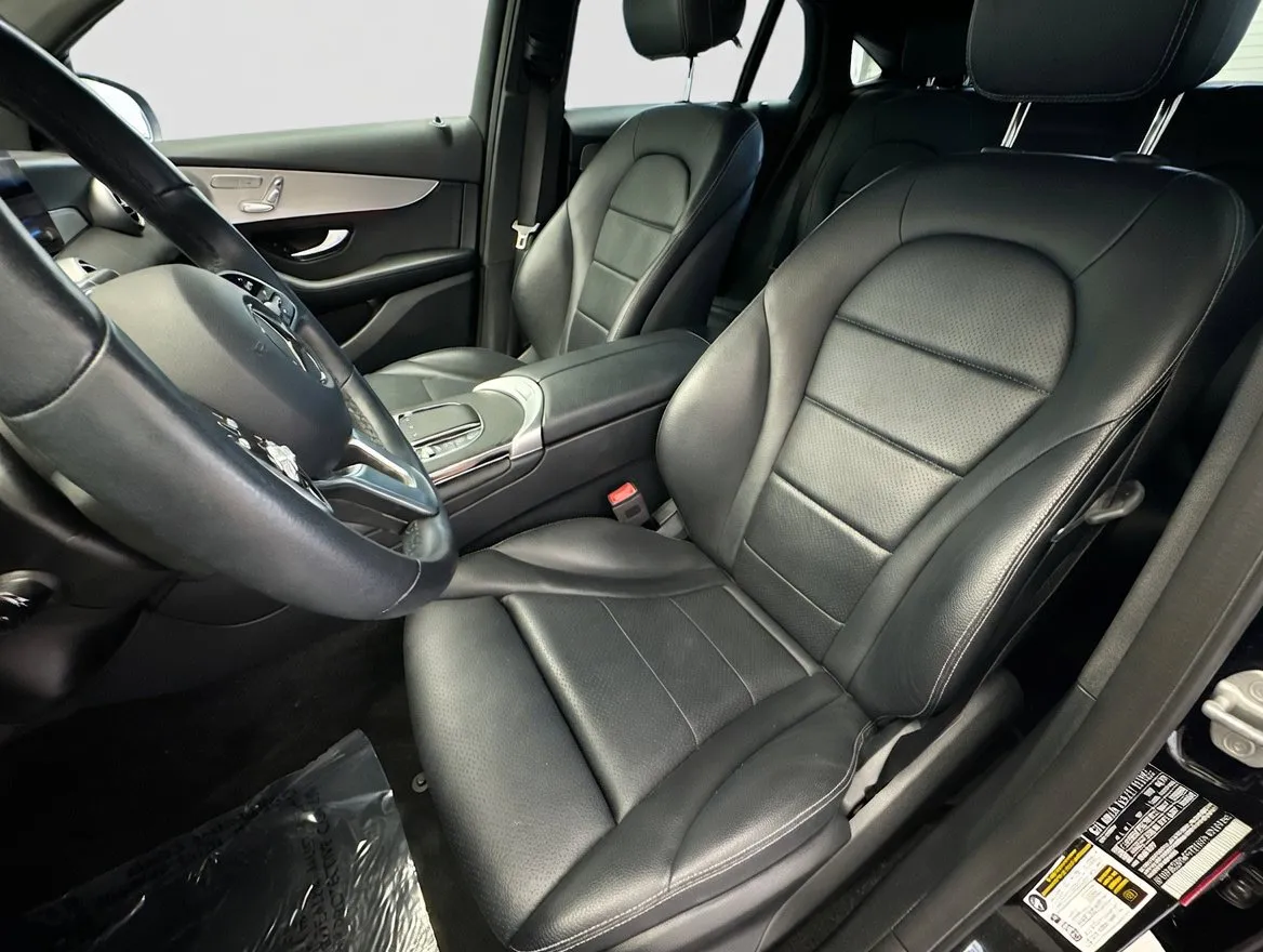 2021 Mercedes-Benz GLC Coupe GLC300 - Photo 11