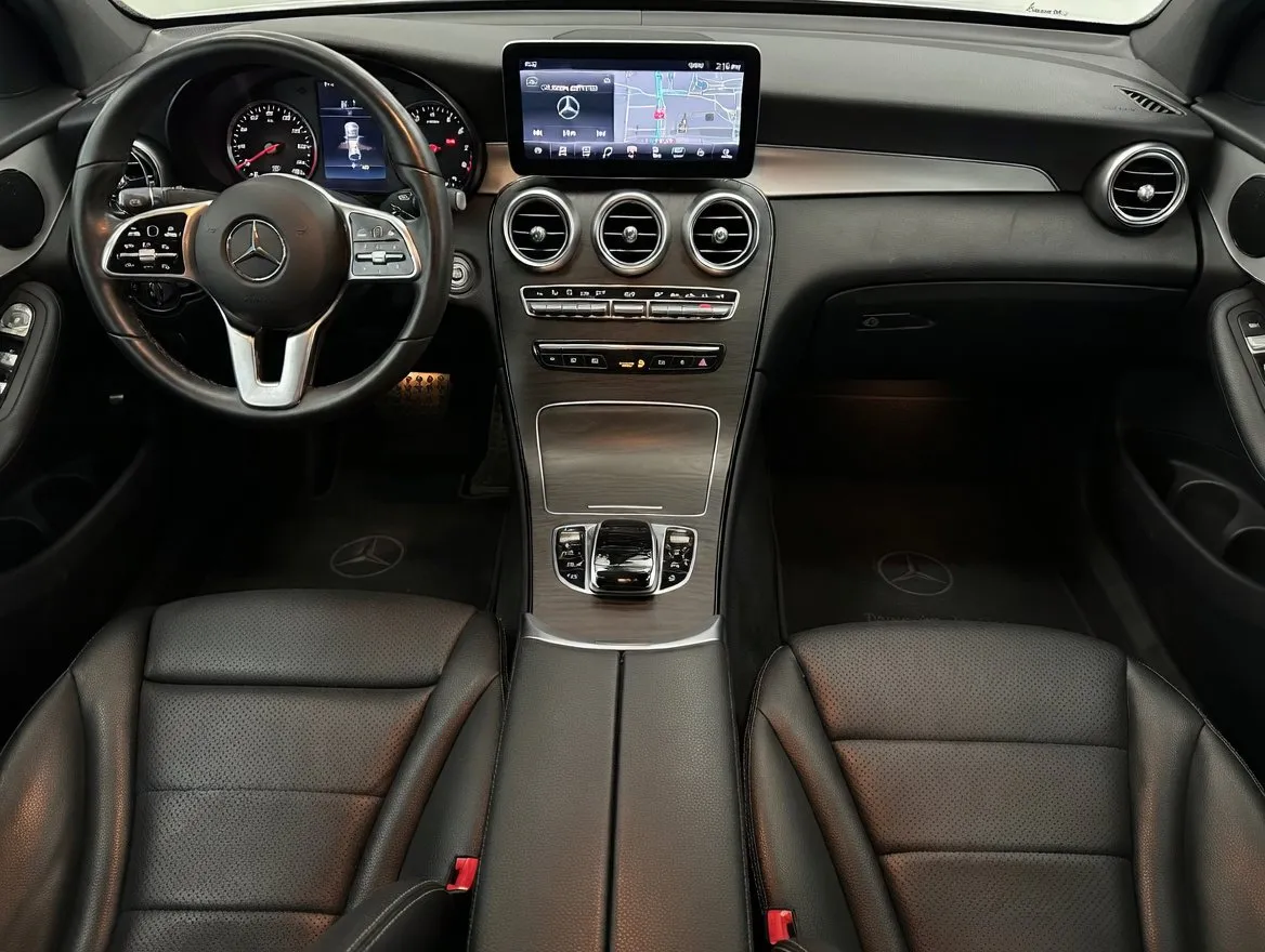 2021 Mercedes-Benz GLC Coupe GLC300 - Photo 13
