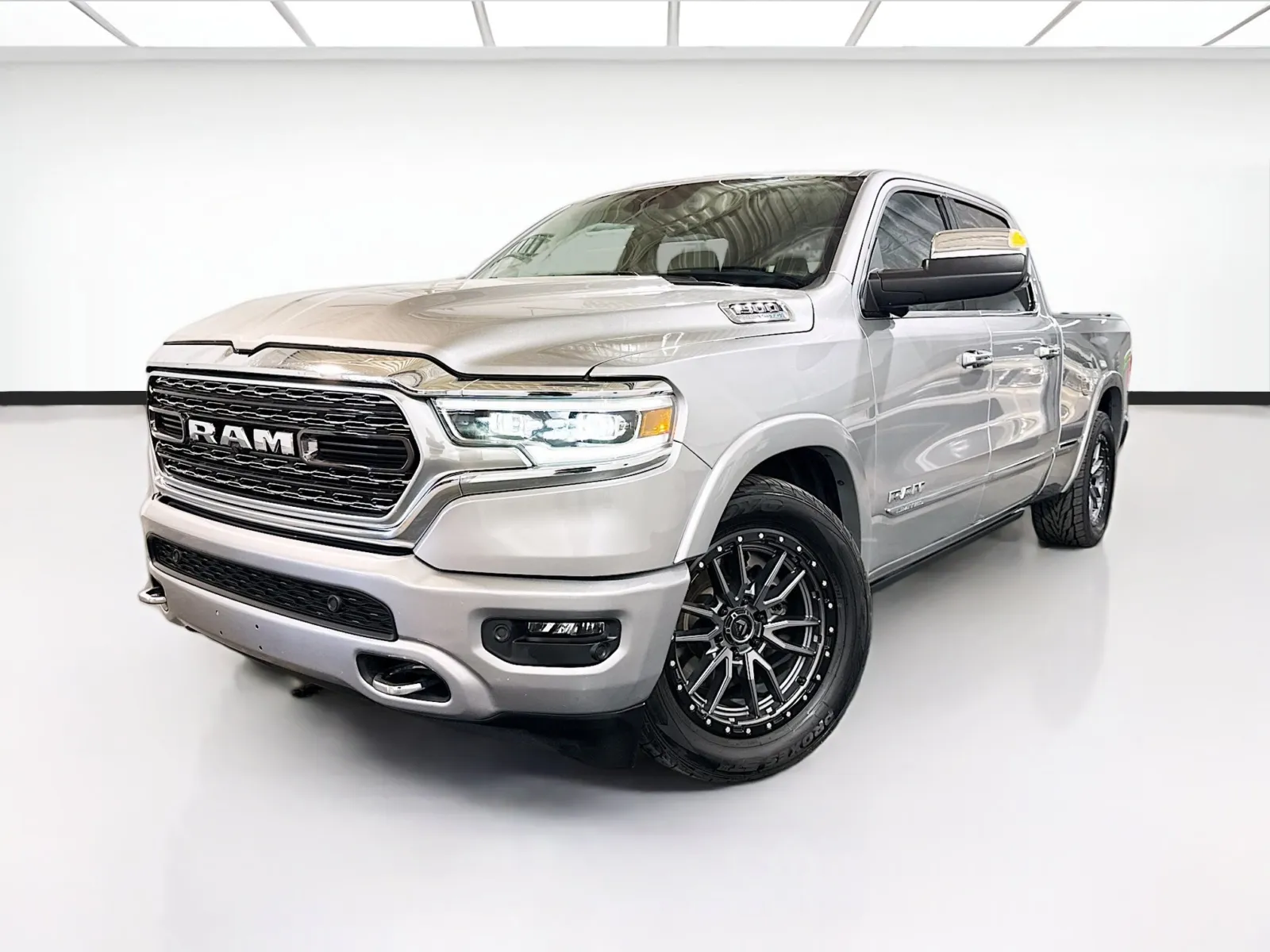 Silver 2022 Ram 1500 Limited for sale in Chandler, AZ