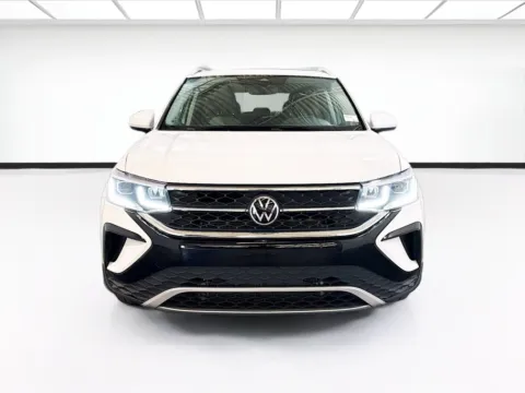 Photos of 2022 Volkswagen Taos SEL for sale in Chandler, AZ at STG Chandler