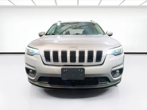 Photos of 2021 Jeep Cherokee Latitude Lux for sale in Chandler, AZ at STG Chandler