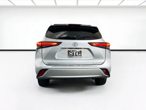 More photos of 2022 Toyota Highlander Platinum at STG Chandler, AZ