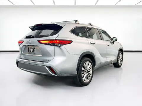 More photos of 2022 Toyota Highlander Platinum at STG Chandler, AZ