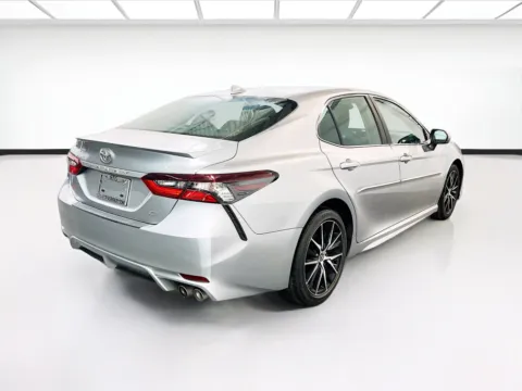 More photos of 2022 Toyota Camry SE at STG Chandler, AZ