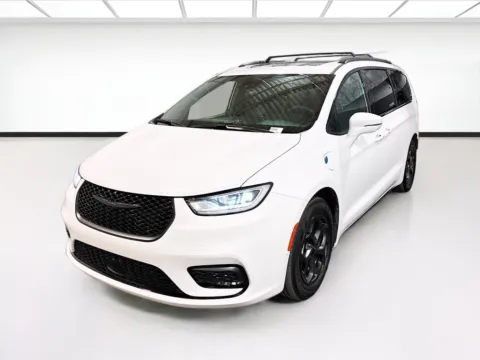 White 2022 Chrysler Pacifica Hybrid Limited for sale in Chandler, AZ