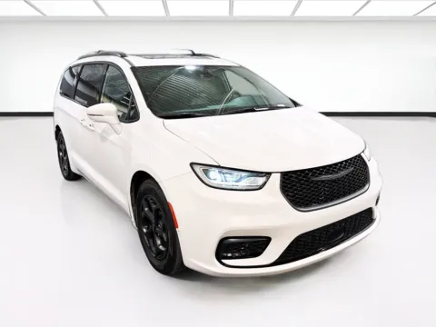 Another view of 2022 Chrysler Pacifica Hybrid Limited for sale in Chandler, AZ at STG Chandler