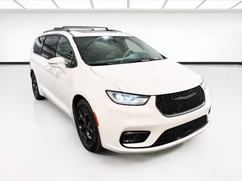 Another view of 2022 Chrysler Pacifica Hybrid Limited for sale in Chandler, AZ at STG Chandler