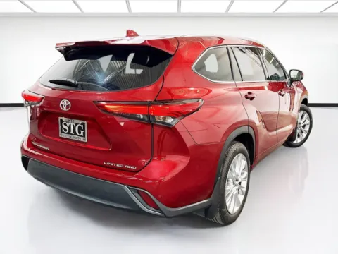 More photos of 2022 Toyota Highlander Limited at STG Chandler, AZ