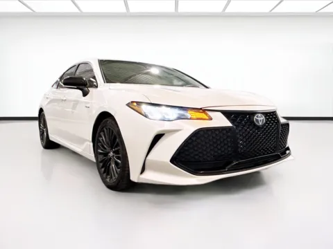 Another view of 2019 Toyota Avalon Hybrid Limited for sale in Chandler, AZ at STG Chandler