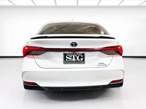 More photos of 2019 Toyota Avalon Hybrid Limited at STG Chandler, AZ