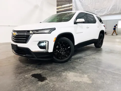 White 2023 Chevrolet Traverse LT Leather for sale in Chandler, AZ