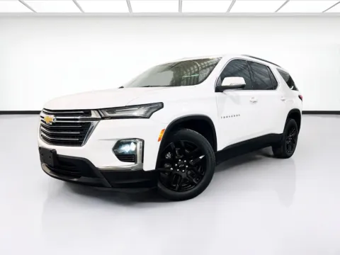 White 2023 Chevrolet Traverse LT Leather for sale in Chandler, AZ