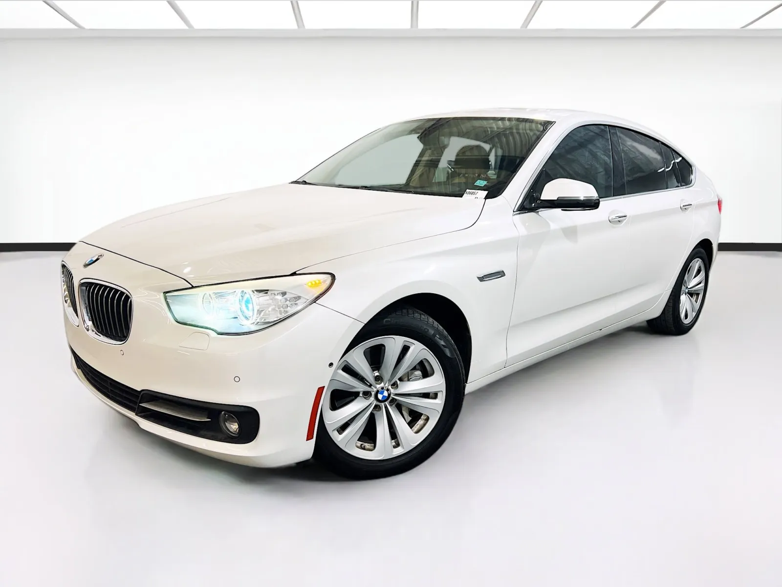 White 2015 BMW 5 Series Gran Turismo 535i for sale in Chandler, AZ