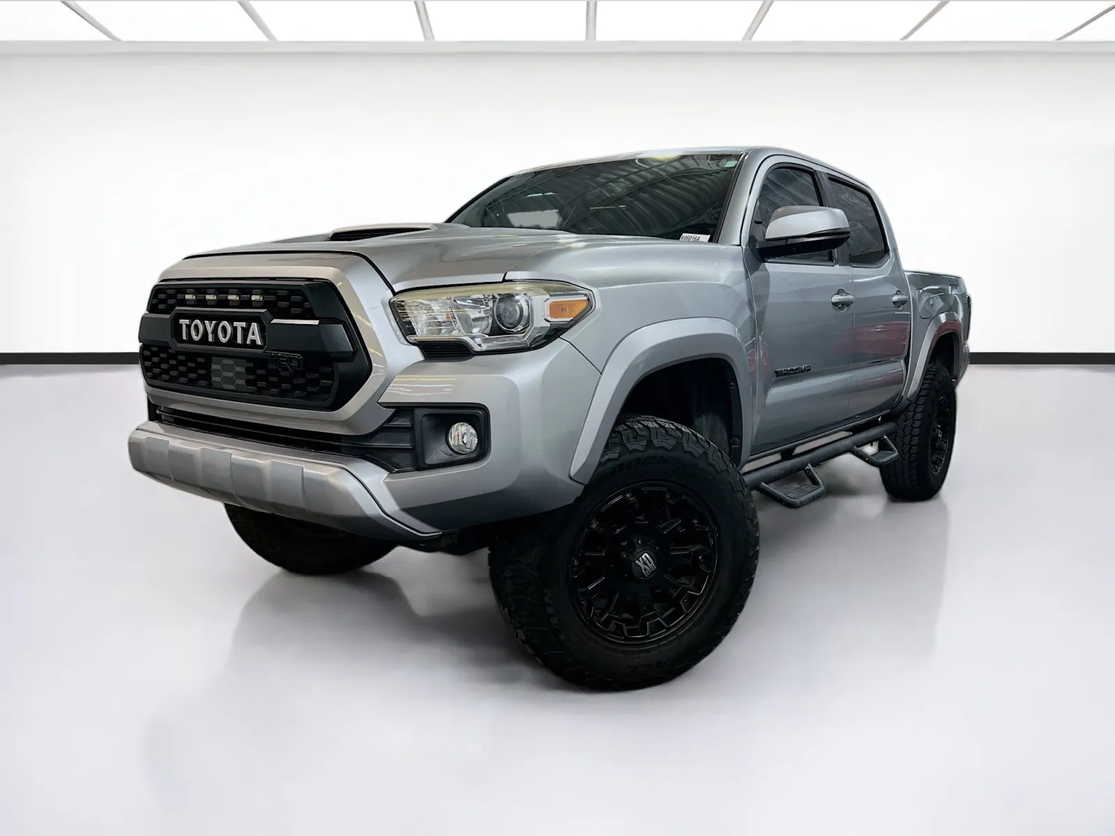 Silver 2016 Toyota Tacoma SR5 for sale in Chandler, AZ