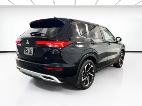 More photos of 2022 Mitsubishi Outlander SE at STG Chandler, AZ