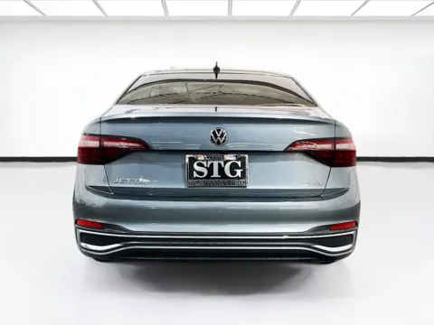 More photos of 2022 Volkswagen Jetta SEL at STG Chandler, AZ