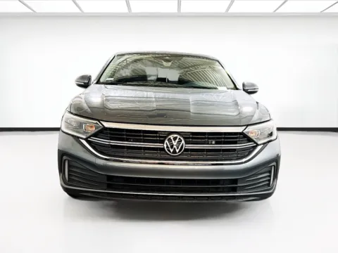 Photos of 2022 Volkswagen Jetta SEL for sale in Chandler, AZ at STG Chandler