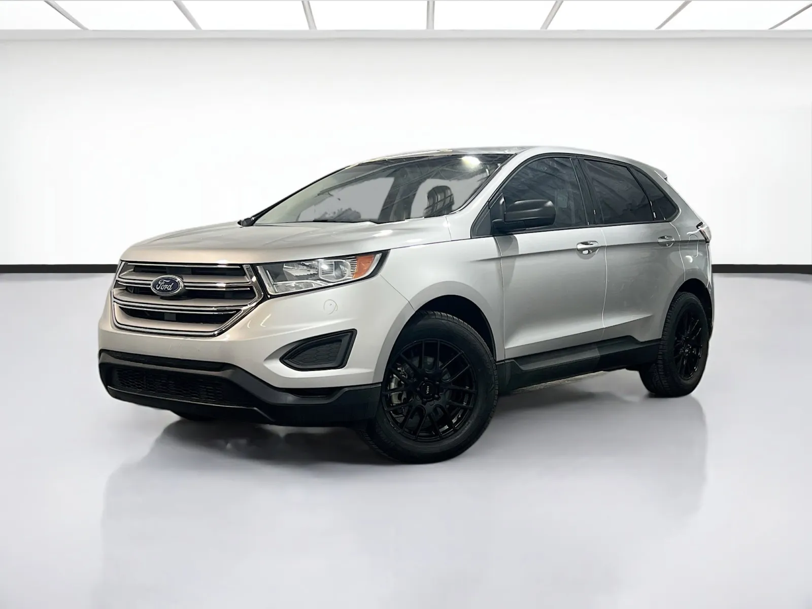 Silver 2017 Ford Edge SE for sale in Chandler, AZ